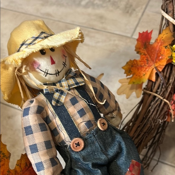 Autumn Leaf Wreath with Scarecrow Decor - Picture 7 of 11